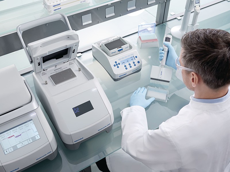 Eppendorf Xplorer®/ Eppendorf Xplorer® plus Elektronik Pipet Serisi 2
